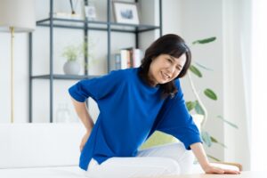 冬に増える「腰痛」の原因と対策