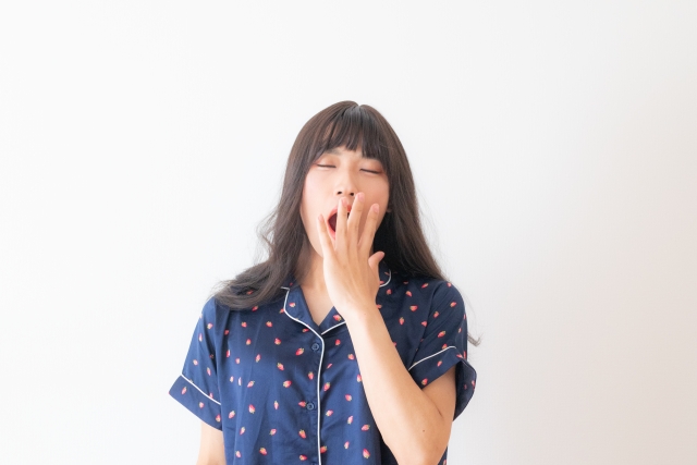 寝不足だと太るって本当？