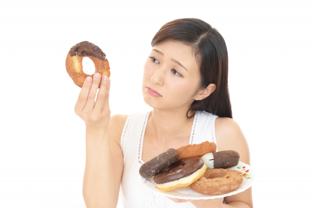 甘いものが食べたくなる原因とは？